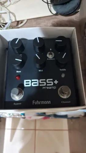 Pedal fuhrmann bass preamp - excelente estado.
