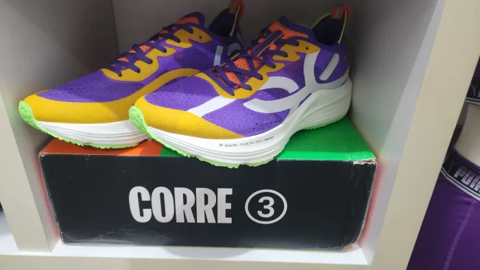 Tênis Corre 3 roxo 41 novo 