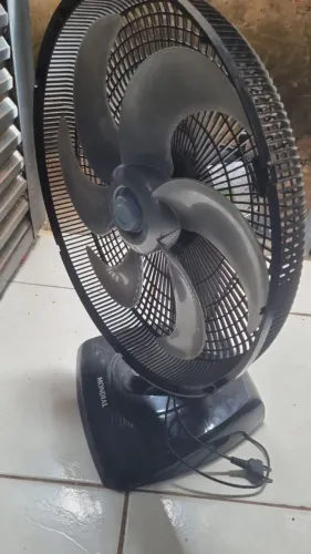 Vendo Ventilador Da Marca Múdial Semi novo foncionando perfeitamente,
