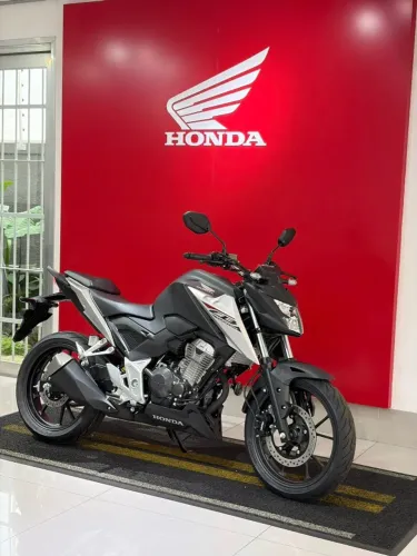 CB 300F TWISTER CBS - FINANCIA COM PEQUENA ENTRADA E PRAZO DE ATÉ 48X
