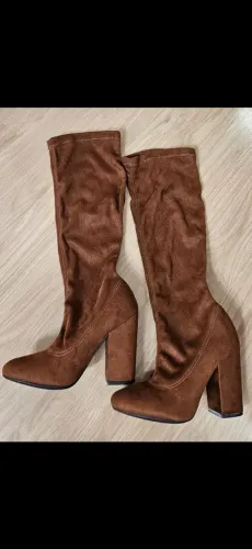 Bota camurça cano longo 