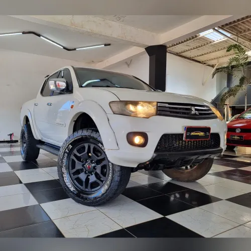 Mitsubishi L200 Triton HPE 3.2 CD TB Int.diesel AUT 2013