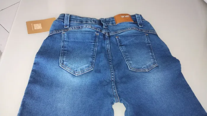 calça jeans slim