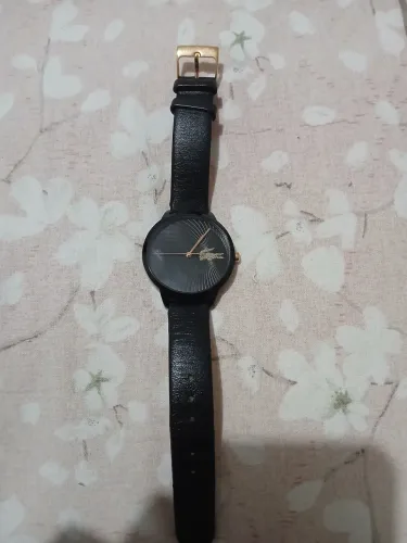 Relógio da lacoste feminino detalhes escrito na pulseira e no relógio original 