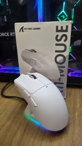 Mouse Attack Shark X11 Tri-Mode Sem Fio 2.4Ghz e Bluetooth - Novo