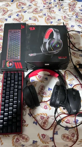 Vendo kit Mouse, teclado e headset Redragon