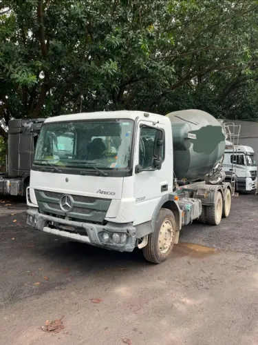 MERCEDES-BENZ ATEGO 2730 6X4 2023/2024.