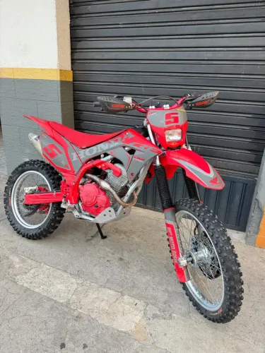 Crf 250F 2023 (lotada de acessórios)