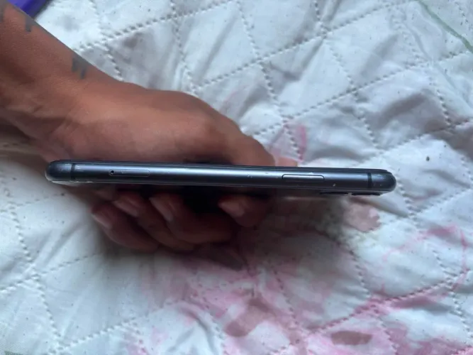 iPhone 11 preto 128GB