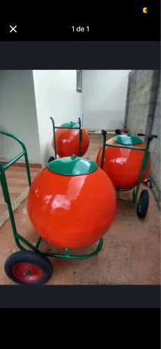 Carrinho de suco e água de coco