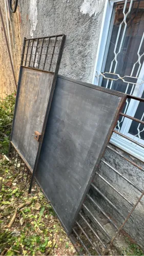 Vendo Portão de Ferro (Está em Campo Grande -RJ)