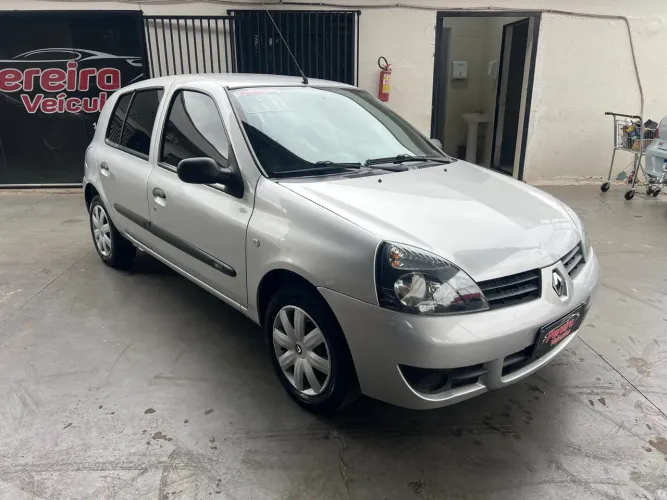 Renault Clio Hi-flex 1.0 16V 5P 2011