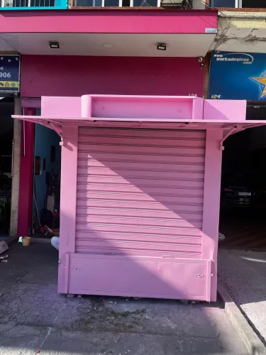 Contêiner a venda 