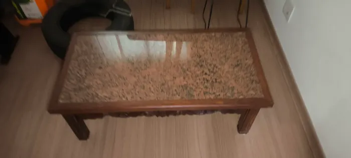 Mesa de sucupira maciça