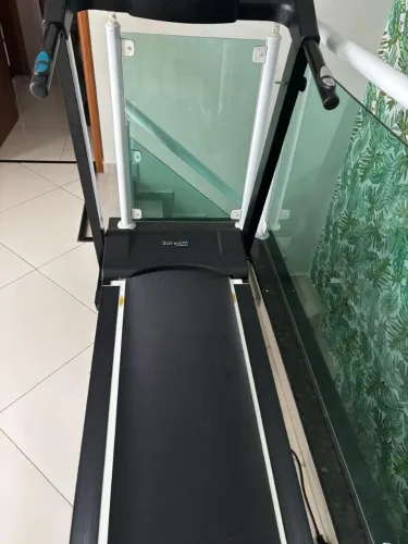 Vendo Esteira Elétrica Semi Nova