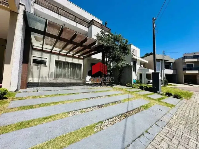 Sobrado com 219,03m² 3 quartos, à venda, no bairro Iná em São José dos Pinhais