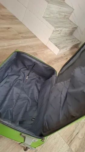 Vendo mala tamanho grande.  Espaçosa 