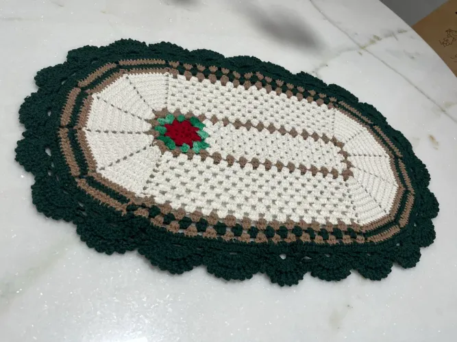 Sousplat Oval com Rosa