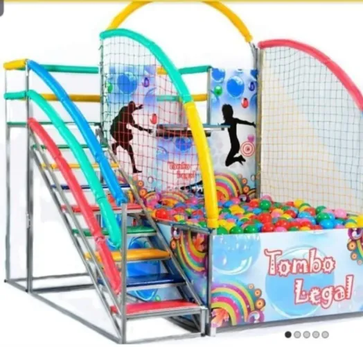 Vendo brinquedo TOMBO LEGAL com 1.000 bolinhas.