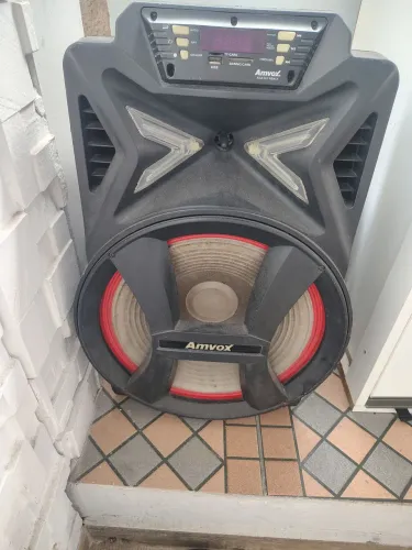 Caixa amplificada som