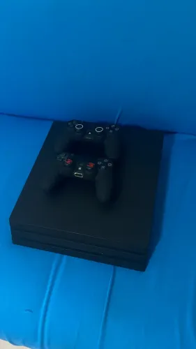 Ps4 pro Com 2 controles + Jogos