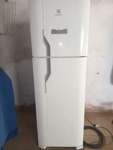 Geladeira Electrolux frost freer 371 litros funcionando tudo perfeitamente