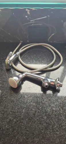 Deca Ducha Redonda de Parede Cromada Com Chuveirinho