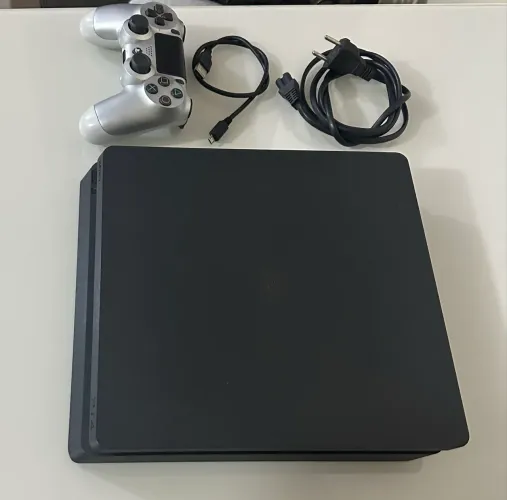 PlayStation 4 - PS4 Seminovo + Controle Original
