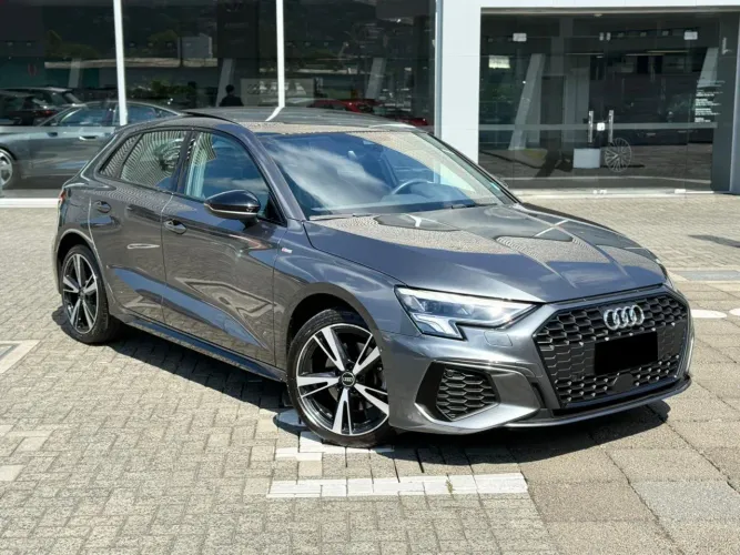 Audi A3 Sedan S-line 2.0 TFSI S-tronic 2023