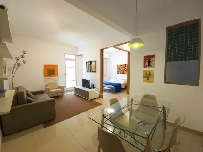Copacabana | 2 quartos à Venda | Reformado | 86 m² | A Passos da Praia