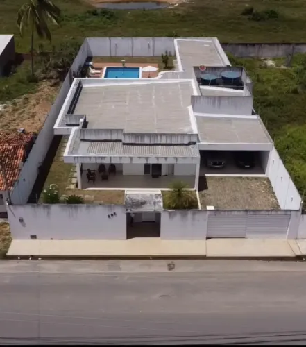 IMÓVEL A VENDA COM 450m² DE ÁREA CONSTRUÍDA COM 3 QUARTO NO Centro - Piaçabuçu - AL
