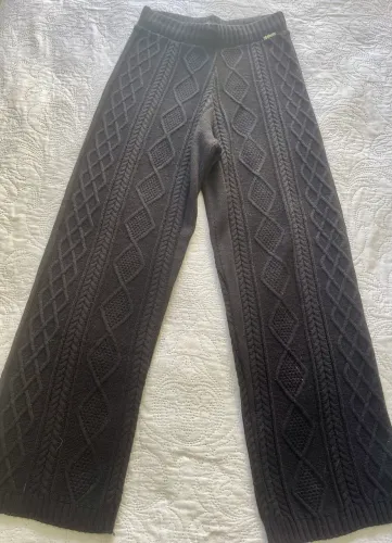 Calça flare  em lã trabalhada 