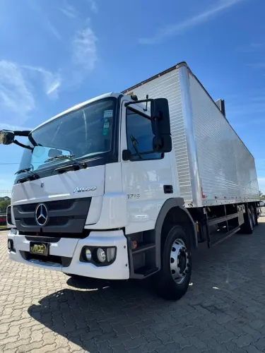 MB Atego 1719 6x2  COM BAU DE 11 METROS