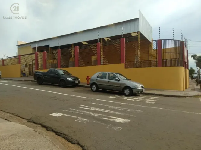 Barracão à venda em Londrina, Nova, com 270 m²