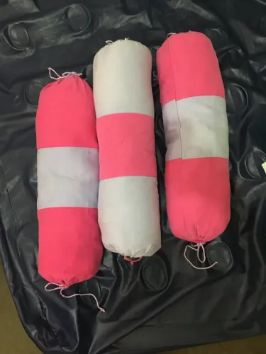 Três almofadas