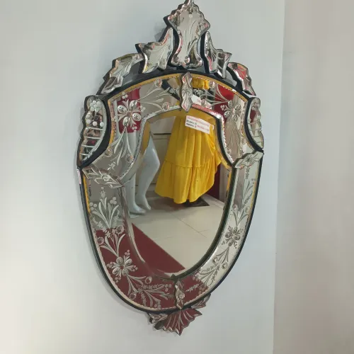 Espelho veneziano em cristal (62cm alt x 39cm larg)