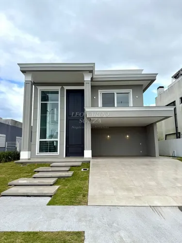 Casa em Condomínio a Venda no bairro Laranjal - Pelotas, RS