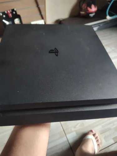 Ps4 slim 500gb + 3 controles