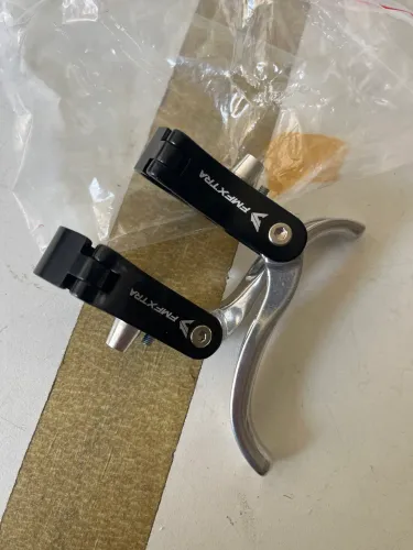Manetes para bicicleta fixa