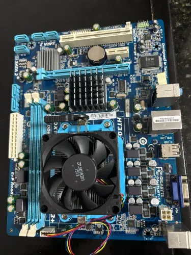 PLACA-MÃE GIGABYTE AMD AM3+ COM COOLER
