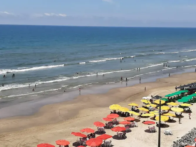 Apartamento 100m2 a venda em Mongaguá, mobiliado varanda, vista para o mar, pé na areia e