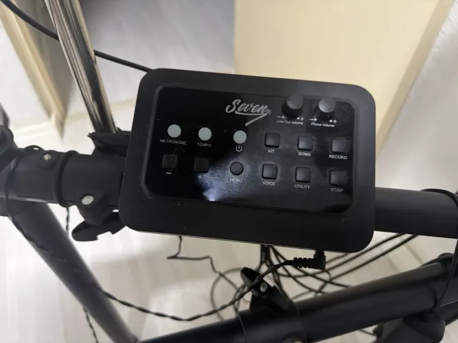 Bateria eletrônica Seven SD 7000 perfeita!