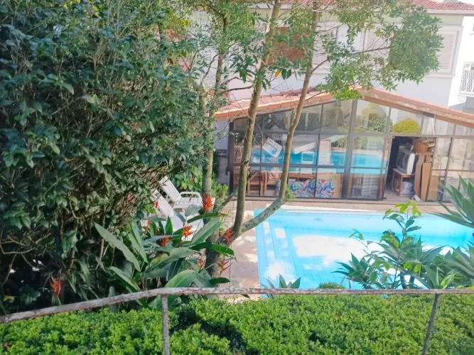 Casa à venda na Rua Papa Pio XII, Jardim Cascata, Teresópolis - RJ