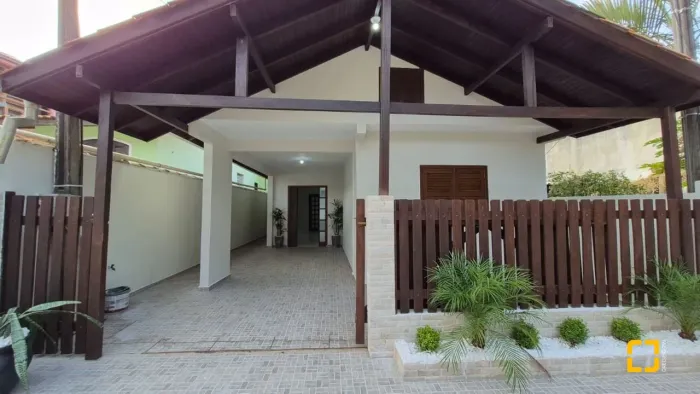 Casa à Venda nos Ingleses - Excelente Oportunidade para Moradia e Investimento