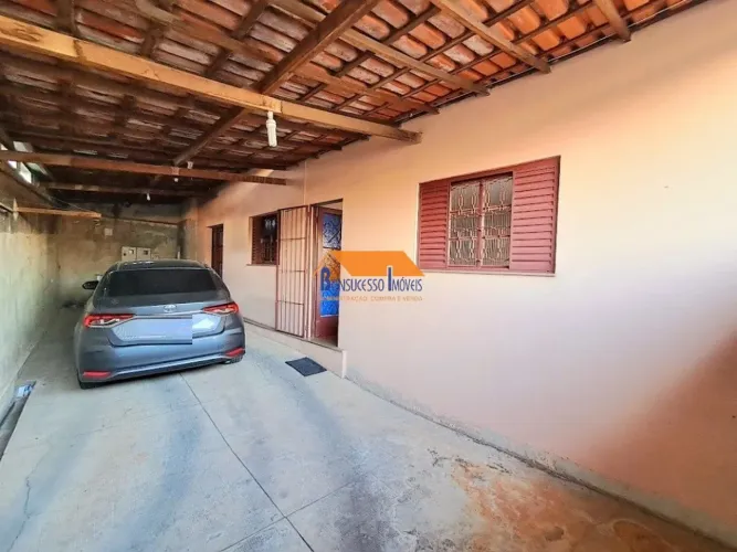02 casa no Bairro Nova Cachoeirinha em Belo Horizonte