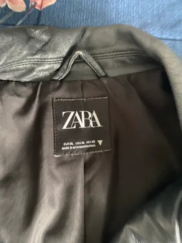 Jaqueta  Zara couro sintético 