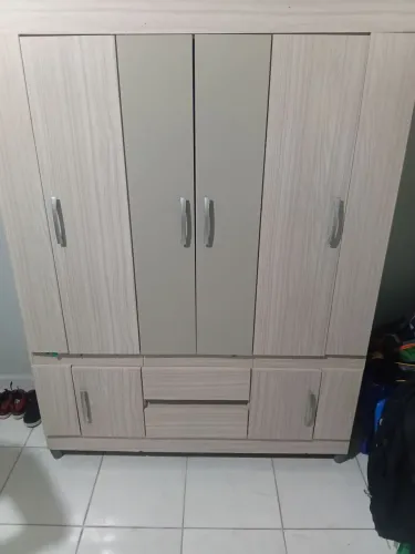 Guarda roupa bom estado barato