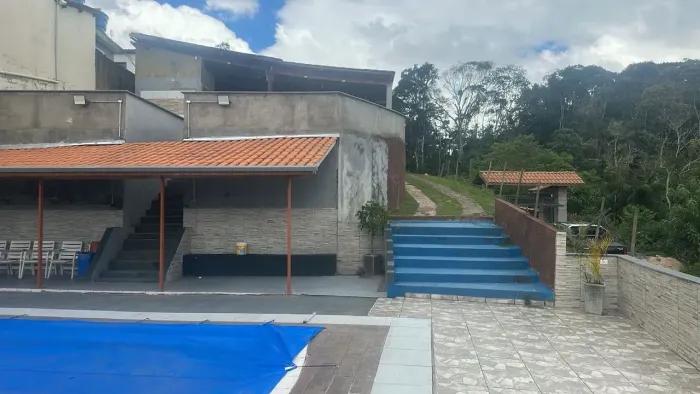 Linda chácara com piscina em Juquitiba