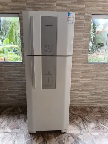 Vendo geladeira Electrolux frost free 490 litros 