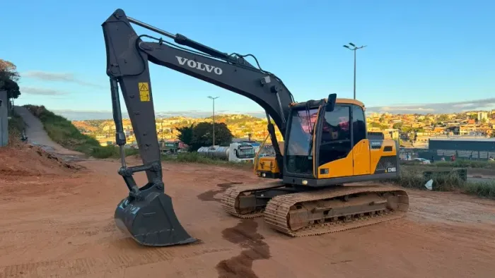 Escavadeira Volvo 2022 EC140DL Nova